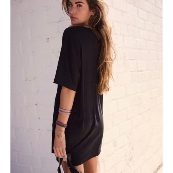 Free People Movement Tempo Oversized Boyfriend Tunic Pocket Tee Black Small - Picture 2 of 16